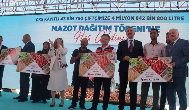 Bakan Yumaklı, Gaziantep’te çiftçiye mazot desteği programına katıldı