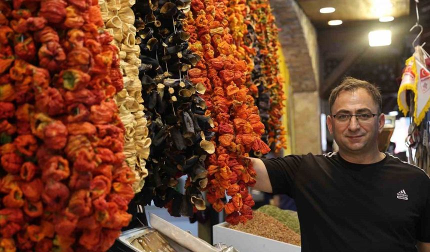 Elazığ kurutmalıkları tezgahlardaki yerini aldı, fiyatlar düştü