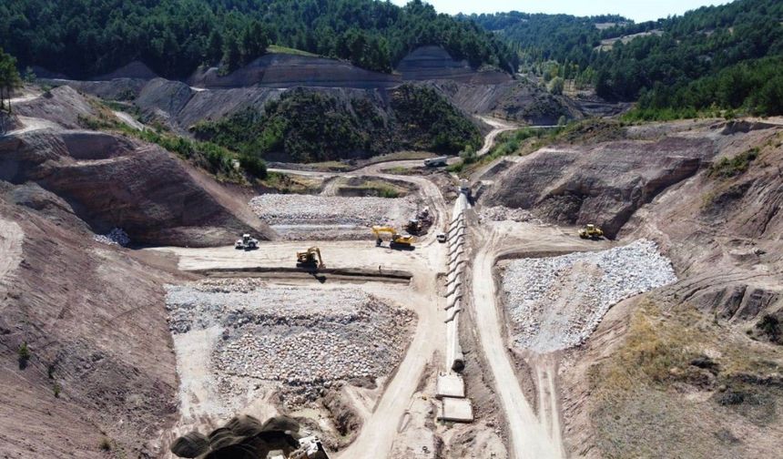 Gediz Kayacık Barajı’nda çalışmalar aralıksız devam ediyor